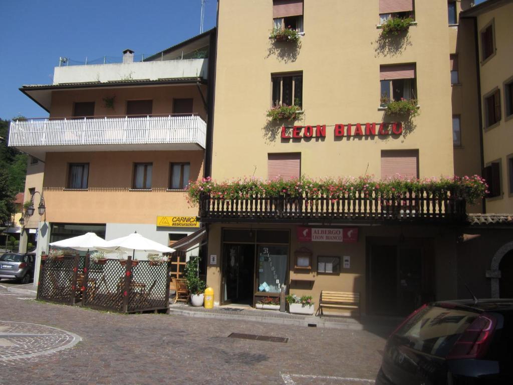 Moggio Udinese Albergo Leon Bianco المظهر الخارجي الصورة