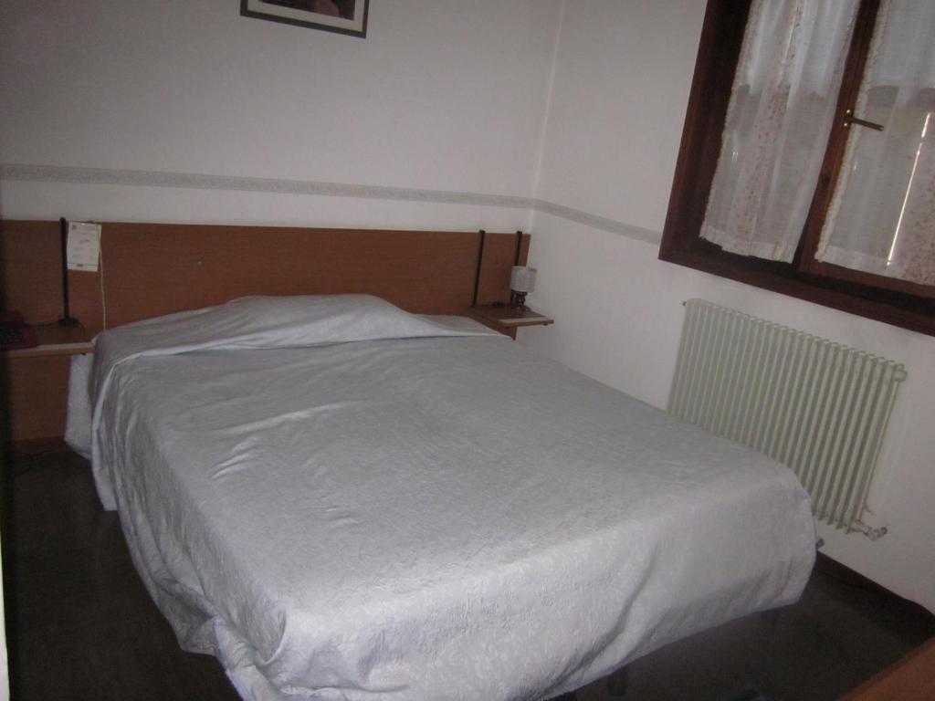 Moggio Udinese Albergo Leon Bianco الغرفة الصورة