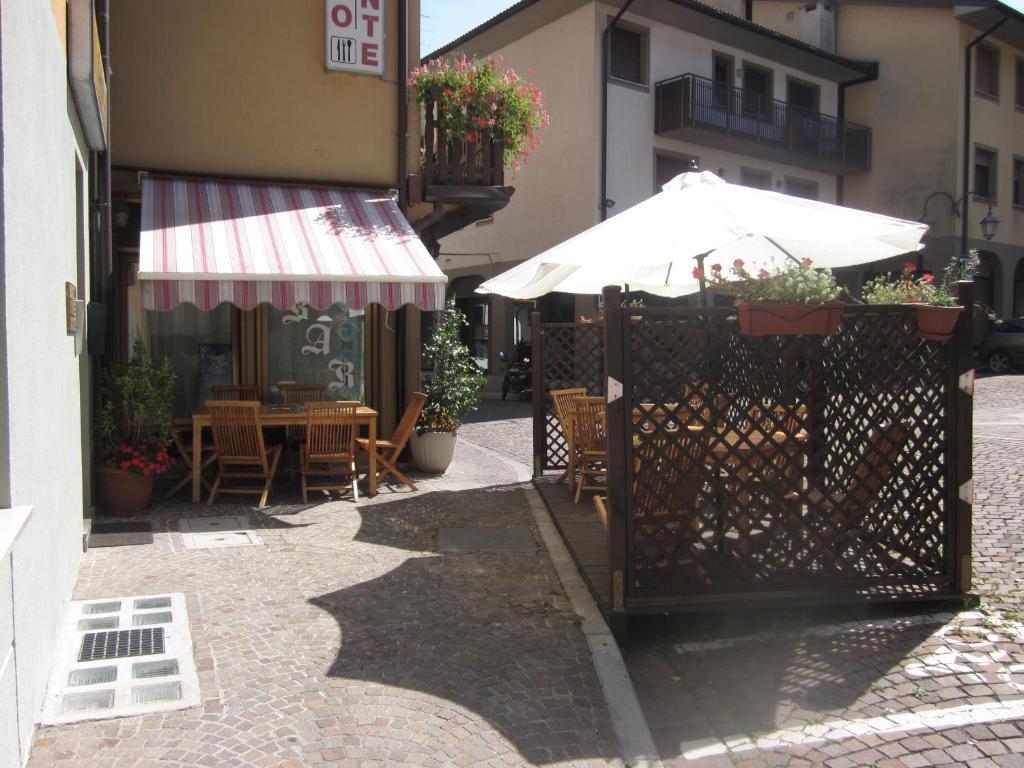 Moggio Udinese Albergo Leon Bianco المظهر الخارجي الصورة
